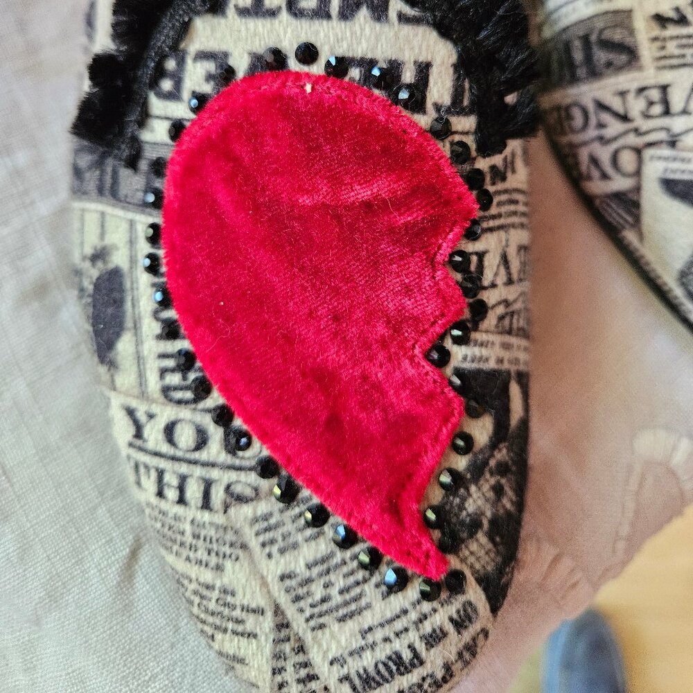 Charlotte Olympia "Heartbroken Gazette" newsprint calf hair velvet flats 38/7.5 - Picture 3 of 10